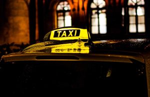 ¿Qué debe tener un buen servicio de taxi?